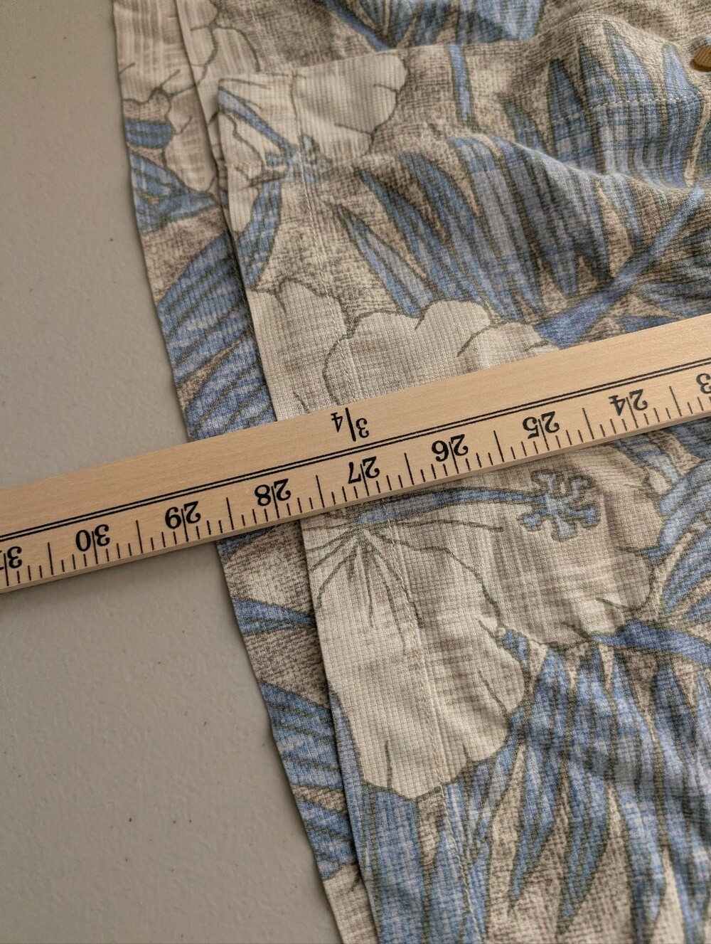 tommy bahama 100% silk hawaiian shirt - Picture 7 of 7